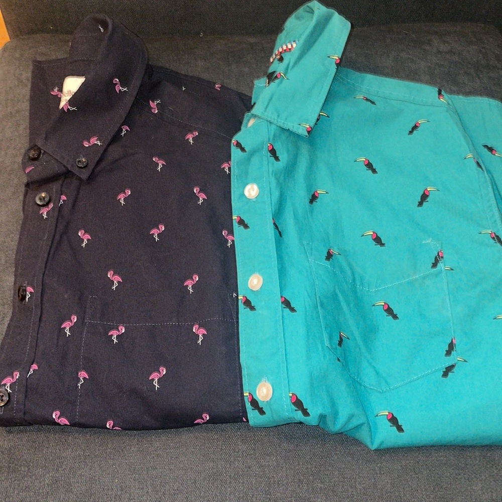 Pair of Short Sleeve Button Down men shirts  1P-elicans 1-Flamingo. Size Small
